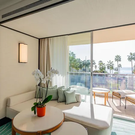 Mondrian 5*