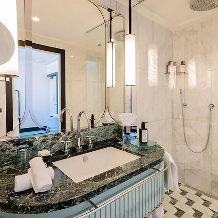 Mondrian Otel Cannes