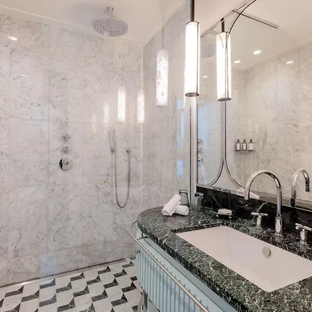 Mondrian Hotel 5*